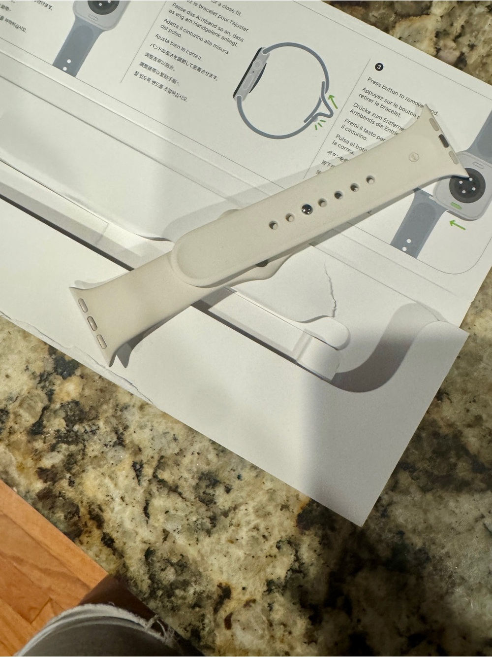 Original Apple Watch Starlight Sport Band S/M For Apple Watch 40mm Starlight - Picture 6 of 10